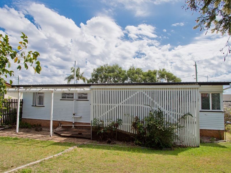 4 Slone Street, Riverview QLD 4303