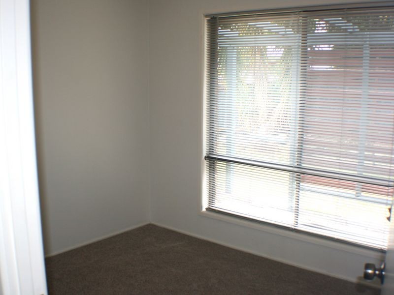 9 Banks Court, Redbank Plains QLD 4301