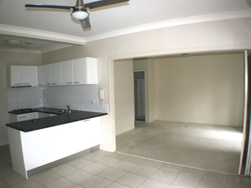 5/33 Law Street South, Redbank QLD 4301