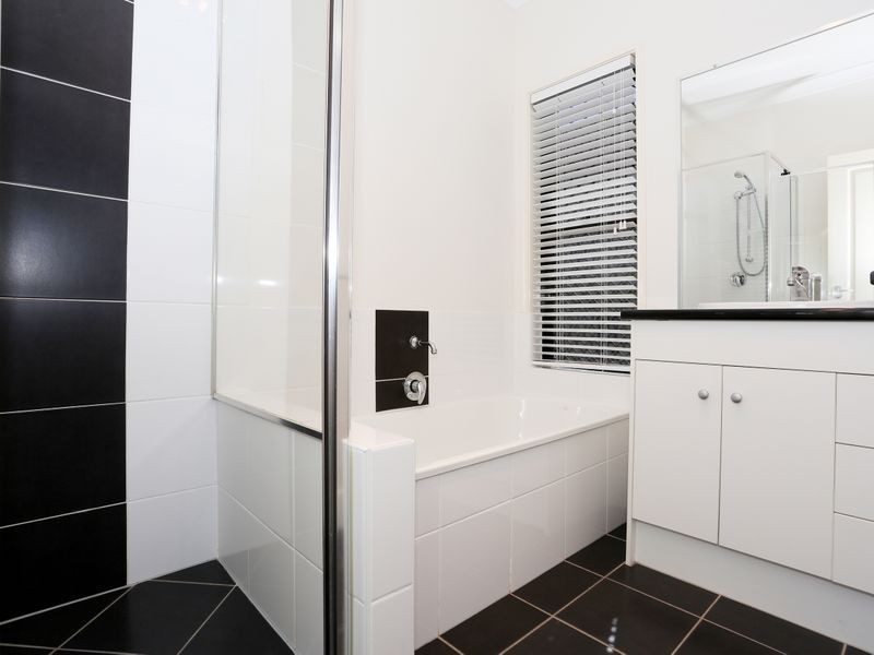 39 Sutherland Crescent, Goodna QLD 4300