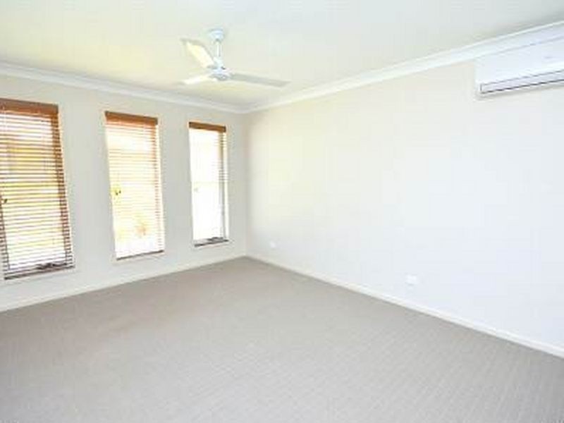 32 Hallvard Crescent, Augustine Heights QLD 4300