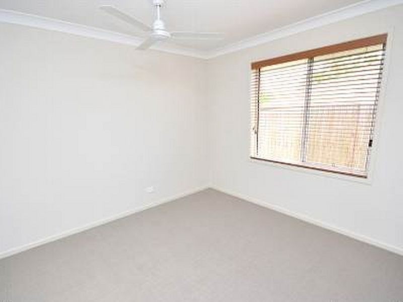 32 Hallvard Crescent, Augustine Heights QLD 4300