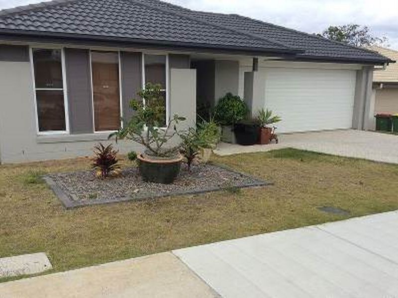 32 Hallvard Crescent, Augustine Heights QLD 4300