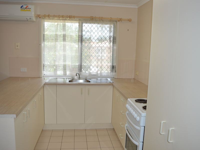 1/8 Broadfoot Drive, Goodna QLD 4300