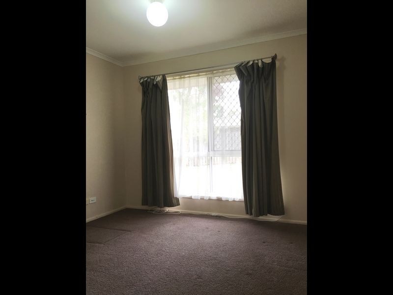 1/8 Broadfoot Drive, Goodna QLD 4300