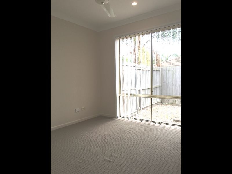 1 & 2/24 Bassili Drive, Collingwood Park QLD 4301
