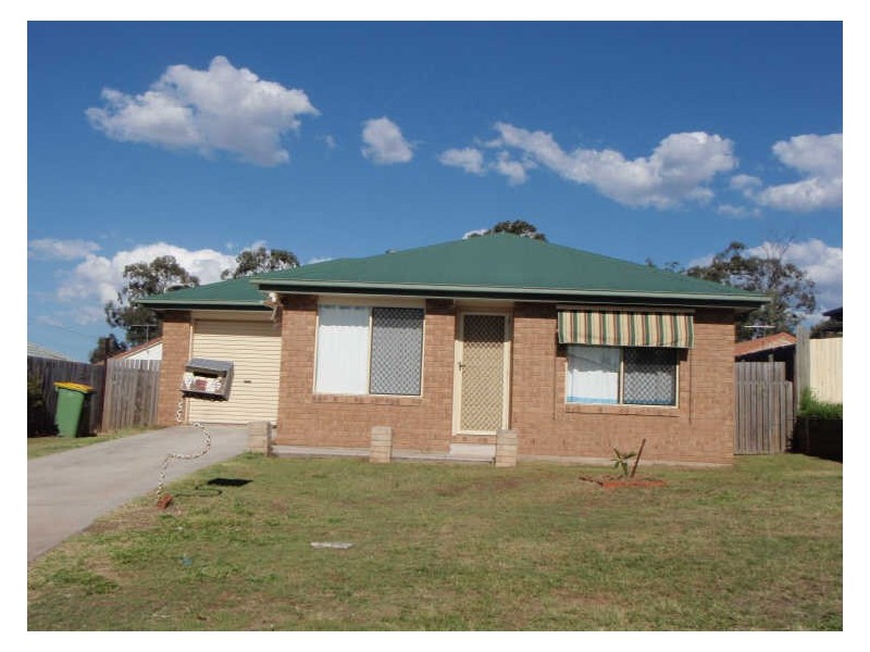 5 Lyrebird Lane, Bellbird Park QLD 4300