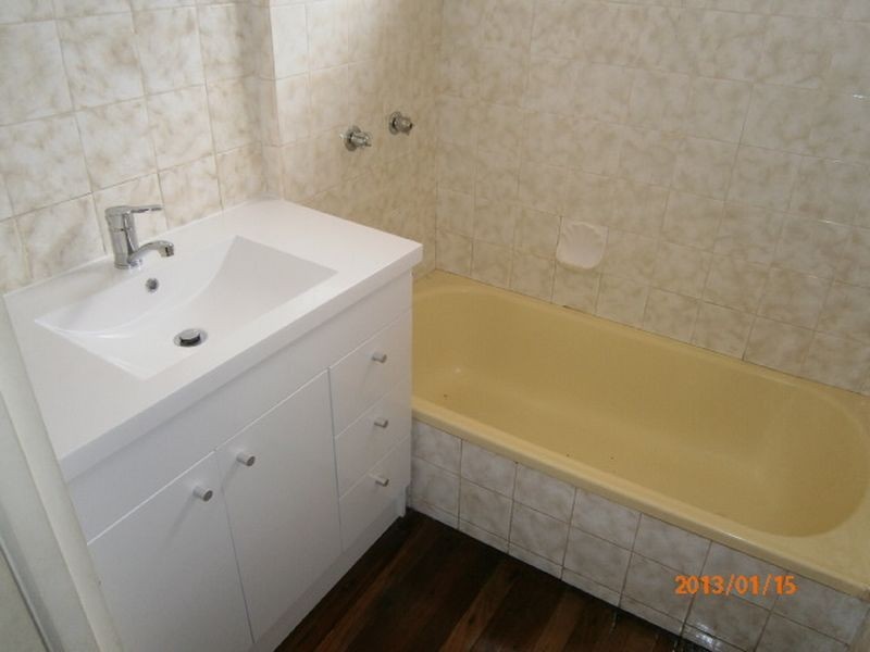 5 Dawn Parade, Riverview QLD 4303