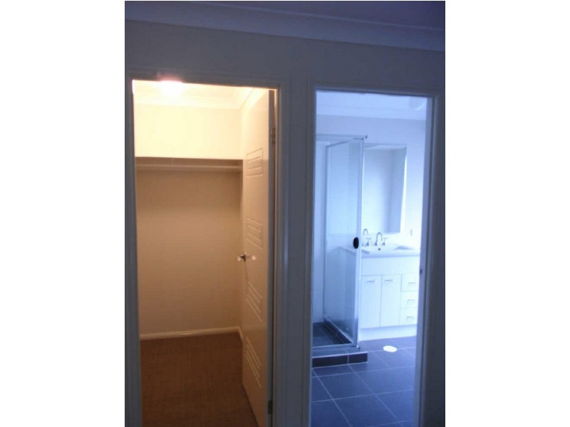 16 Harold Reinhardt Drive, Redbank Plains QLD 4301