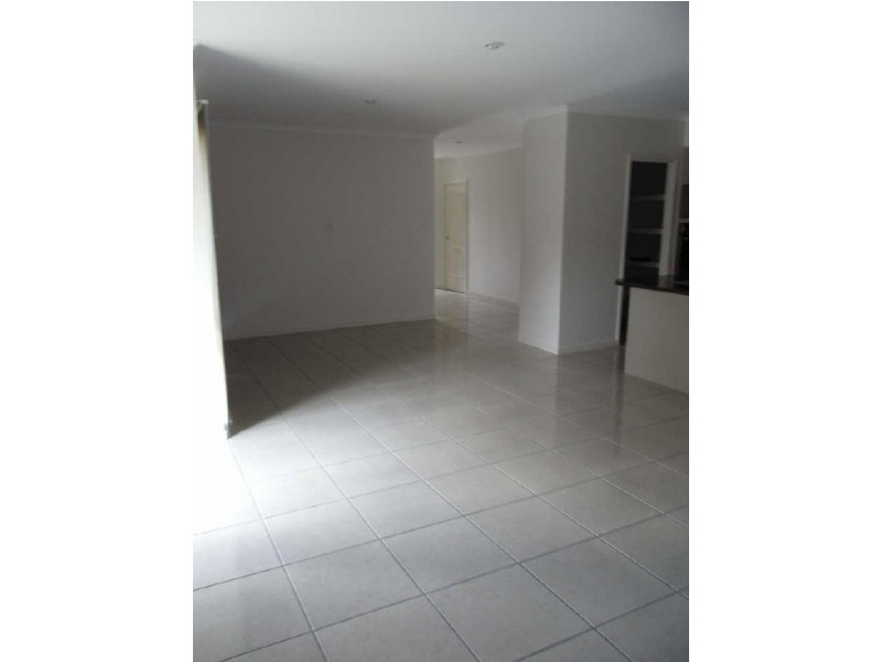10 Jenny McMahon Court, Goodna QLD 4300