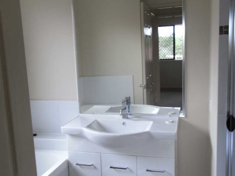 38 Sutherland Crescent, Goodna QLD 4300