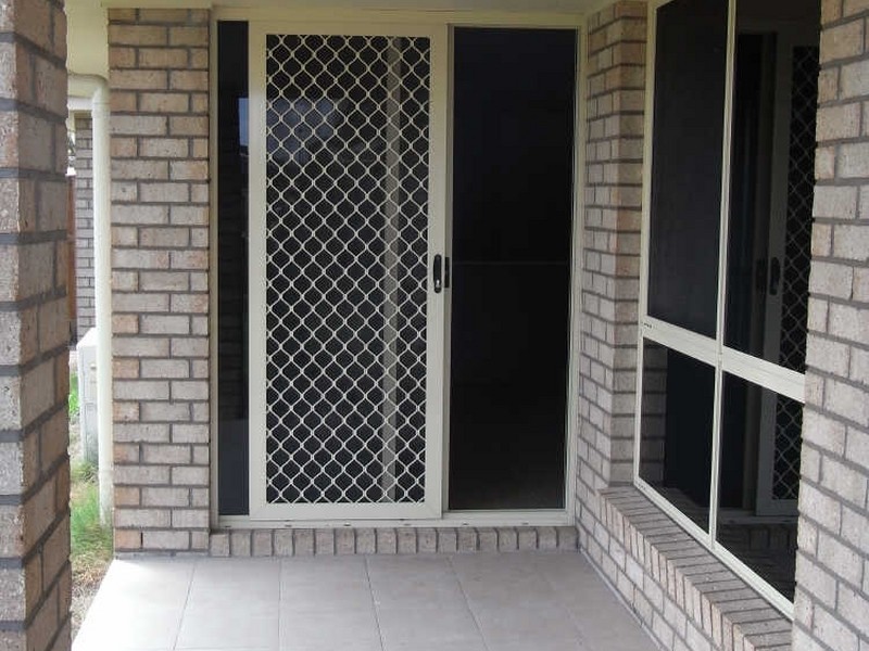 6 Schoffield Circuit, Redbank Plains QLD 4301