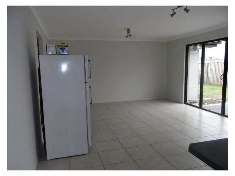 7 TAIT AV, Redbank Plains QLD 4301