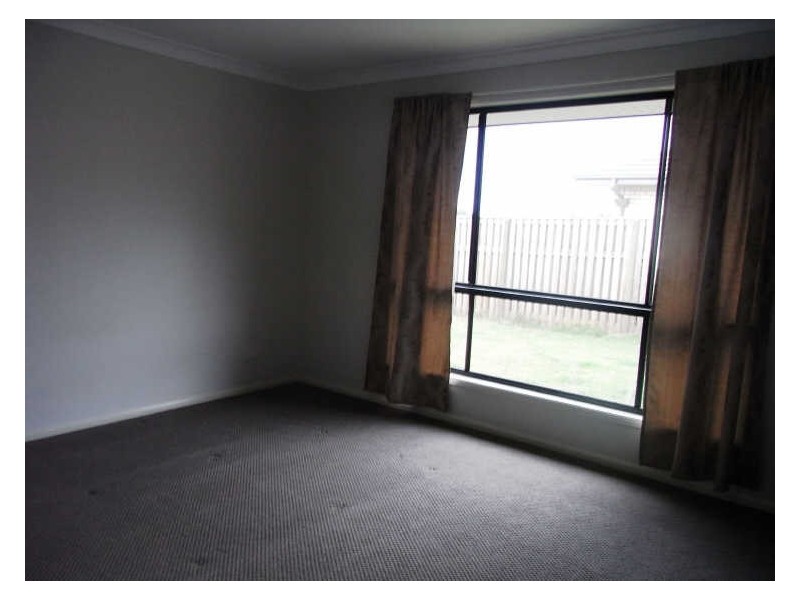7 TAIT AV, Redbank Plains QLD 4301