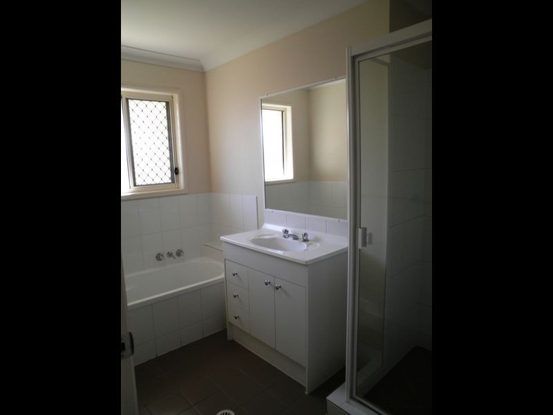 8 Wolfik Drive, Goodna QLD 4300