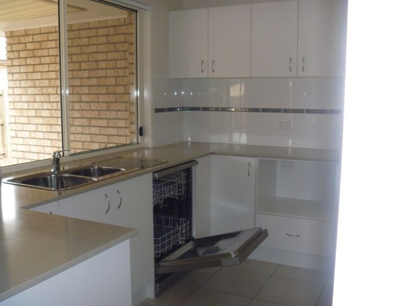 17 O’Kelly Court, Collingwood Park QLD 4301