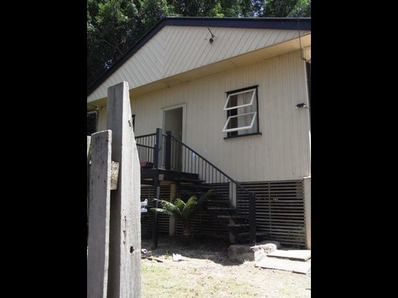 8 Little St, Goodna QLD 4300