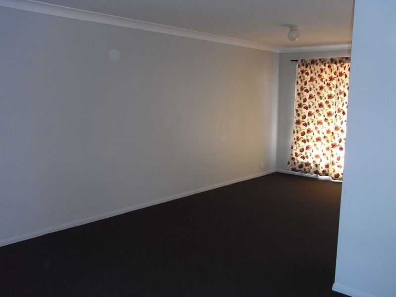 8 Whitmore Crescent, Goodna QLD 4300
