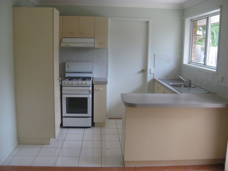 2/236 Redbank Plains Road, Bellbird Park QLD 4300