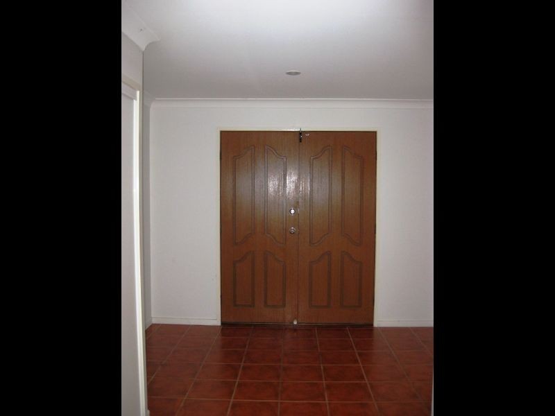 16 Sutherland Crescent, Goodna QLD 4300