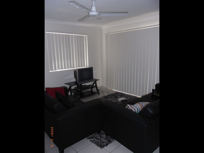 18/8 Rosegum Place, Redbank Plains QLD 4301