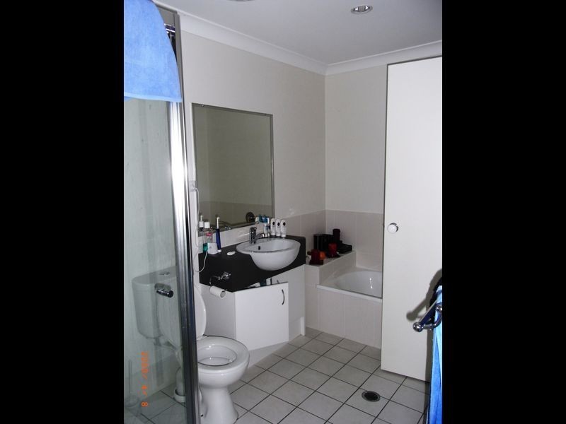 18/8 Rosegum Place, Redbank Plains QLD 4301