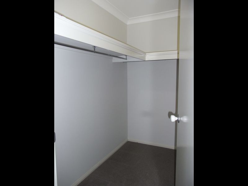 7 Tait Ave, Redbank Plains QLD 4301