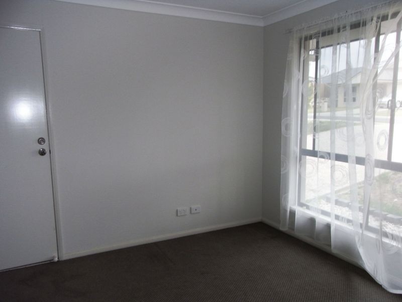 7 Tait Ave, Redbank Plains QLD 4301
