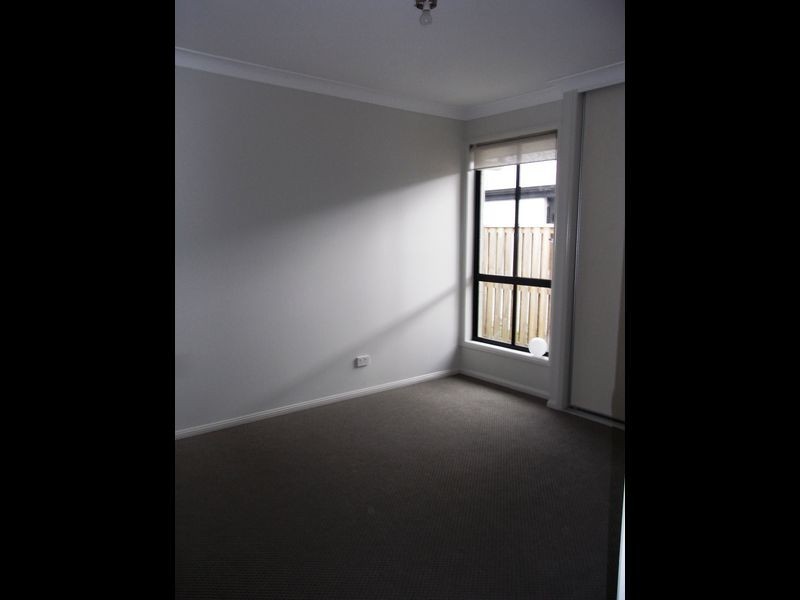 7 Tait Ave, Redbank Plains QLD 4301