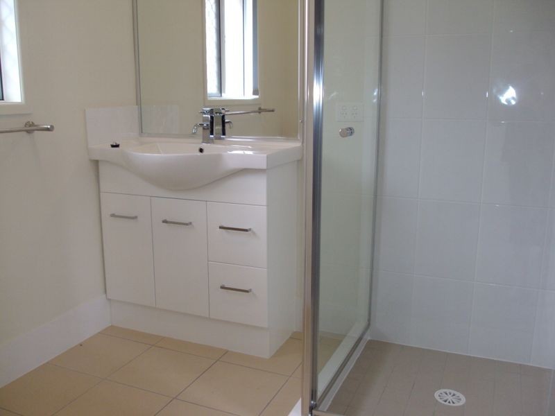 2/74 Jones Road, Bellbird Park QLD 4300