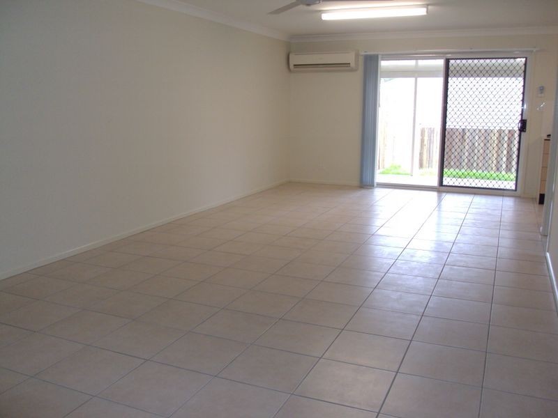 2/74 Jones Road, Bellbird Park QLD 4300