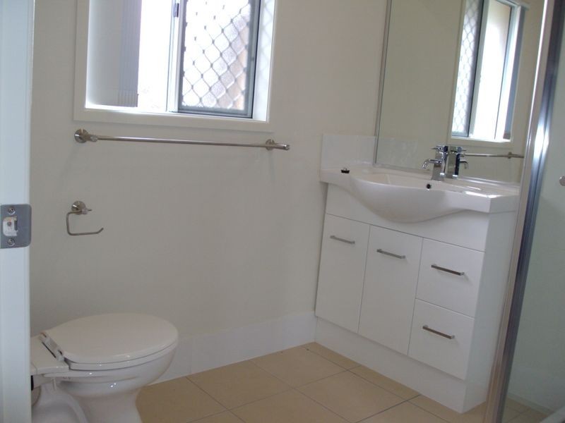 2/76A Jones Road, Bellbird Park QLD 4300