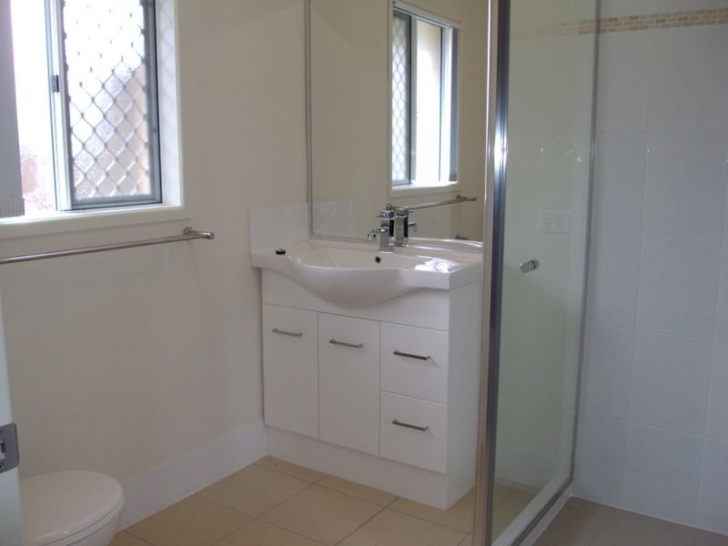 2/76A Jones Road, Bellbird Park QLD 4300