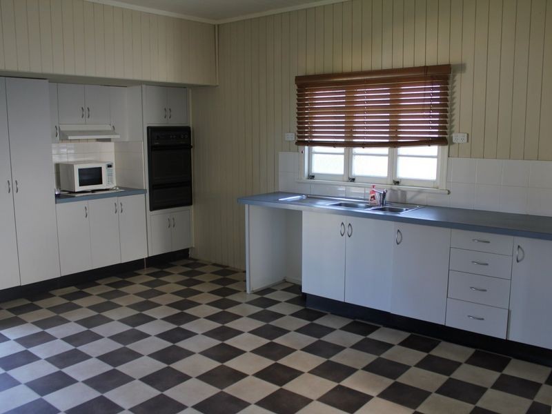 20A Queen Street, Newtown QLD 4305