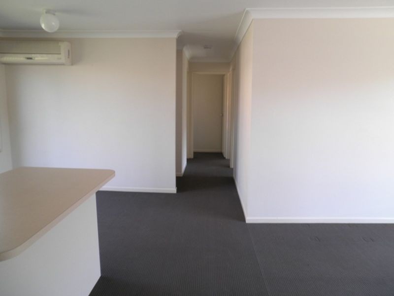 2/5 Prokuda Close, Goodna QLD 4300