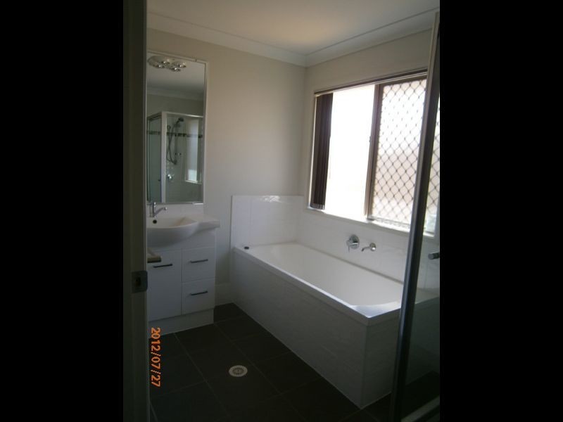 46A Cheihk Cres, Collingwood Park QLD 4301