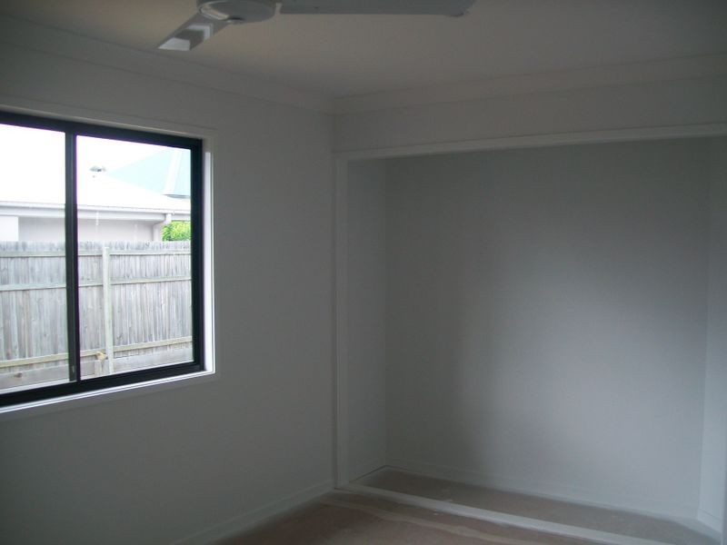 14 Pinnacle Tce, Springfield Lakes QLD 4300