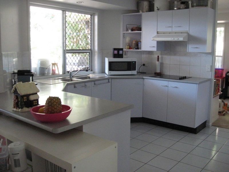 98 Glen Ross Road, Sinnamon Park QLD 4073