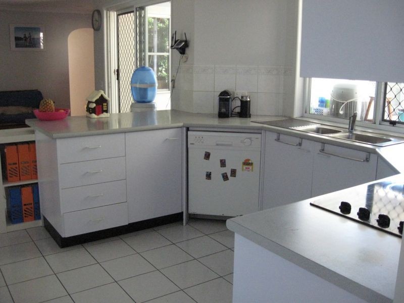 98 Glen Ross Road, Sinnamon Park QLD 4073