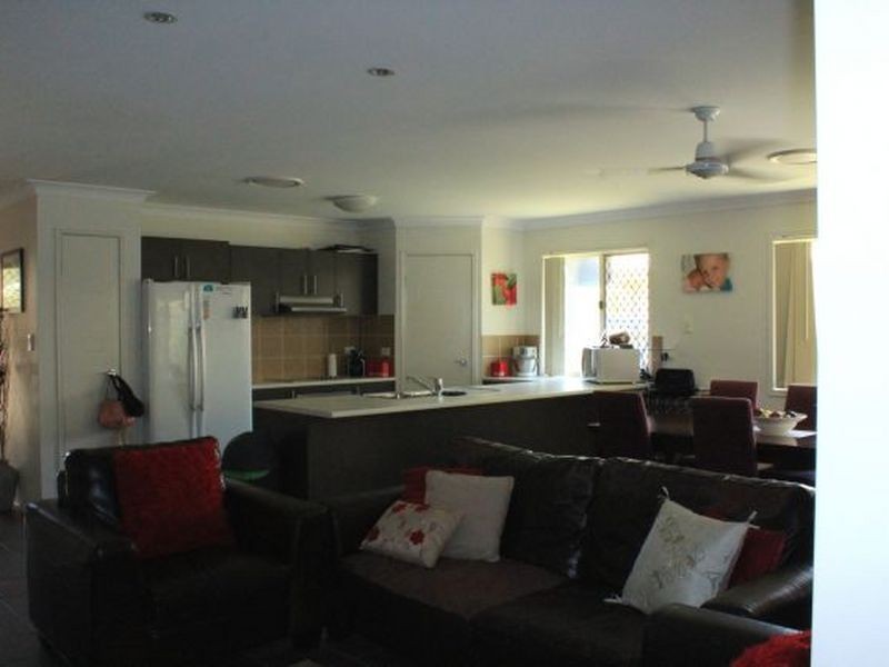 32 Berkeley Circuit, Bellbird Park QLD 4300