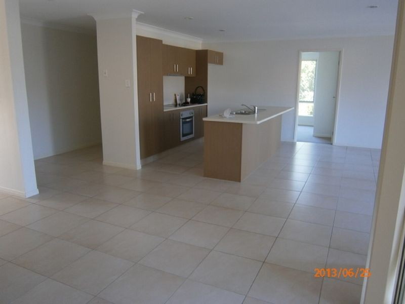 1/2 Clay Court, Pimpama QLD 4209