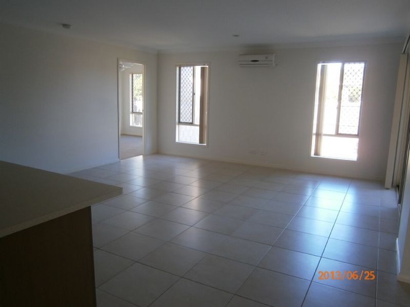 1/2 Clay Court, Pimpama QLD 4209