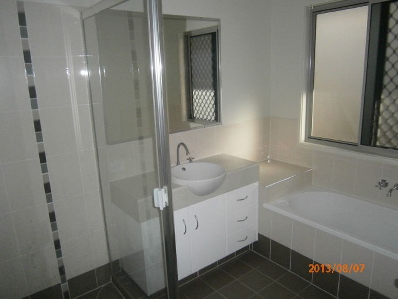 5 Esperance Crescent, Springfield Lakes QLD 4300