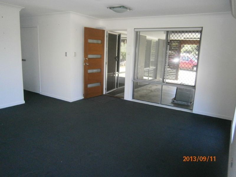 2 Miena Close, Riverhills QLD 4074