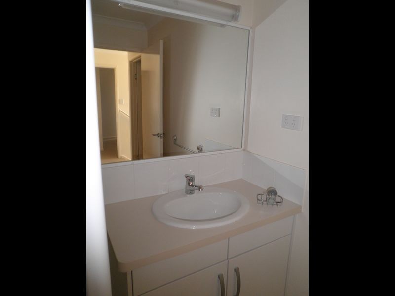 8/224 Redbank Plains Road, Bellbird Park QLD 4300