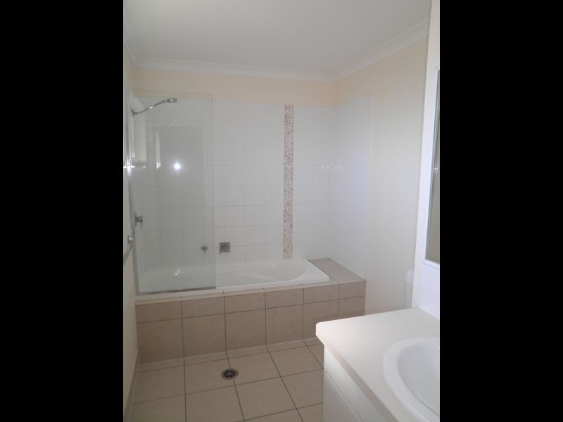 8/224 Redbank Plains Road, Bellbird Park QLD 4300