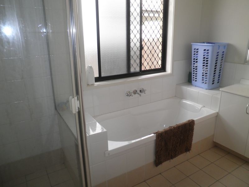 265 Lakeside Avenue, Springfield Lakes QLD 4300