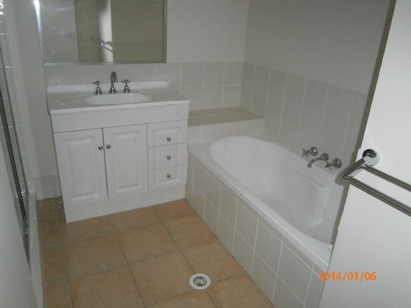 1/24 Bassili Drive, Collingwood Park QLD 4301