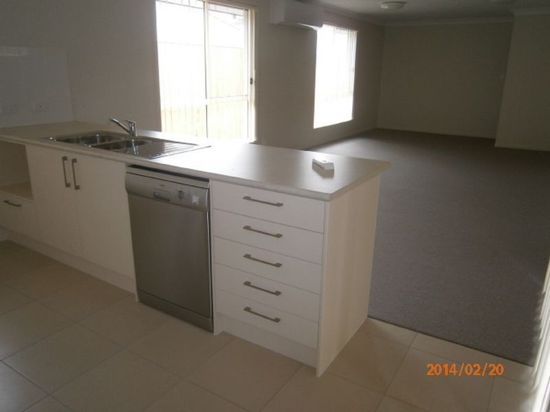 31 Hallvard Crescent, Augustine Heights QLD 4300