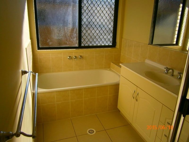 16 Casement Court, Collingwood Park QLD 4301